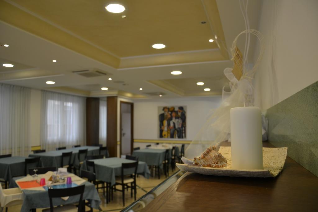 מיסאנו אדריאטיקו Hotel Ariston מראה חיצוני תמונה