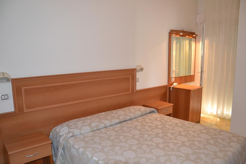 מיסאנו אדריאטיקו Hotel Ariston חדר תמונה