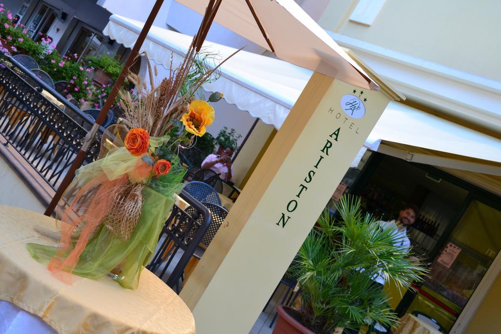 מיסאנו אדריאטיקו Hotel Ariston מראה חיצוני תמונה